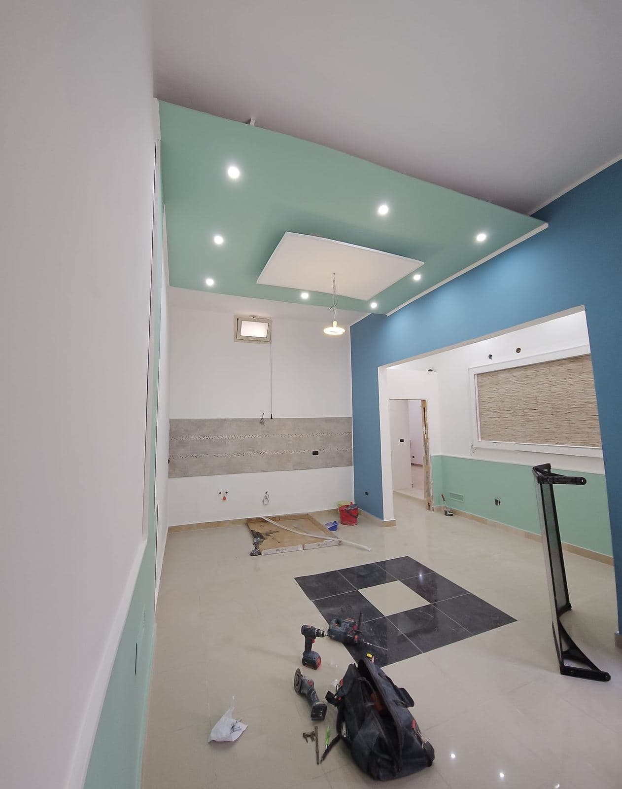 Bagno con rivestimento