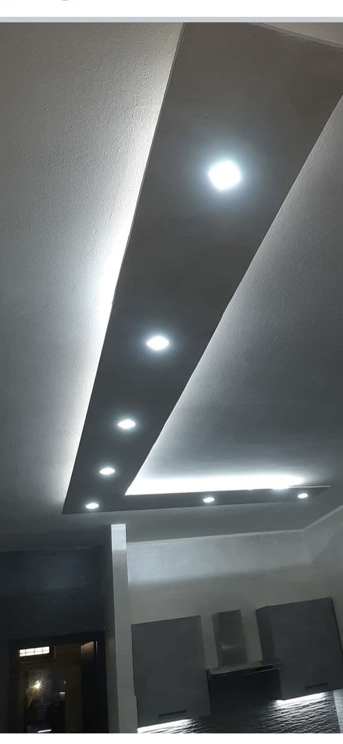 Controsoffitto in cartongesso con faretti LED