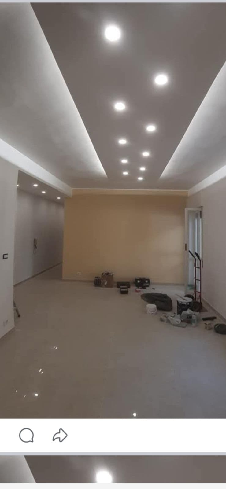Controsoffitto moderno con faretti a led